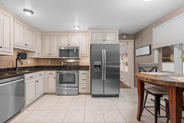 3520 BRIAR TERRACE, Green Bay, WI 54301