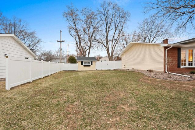 3520 BRIAR TERRACE, Green Bay, WI 54301