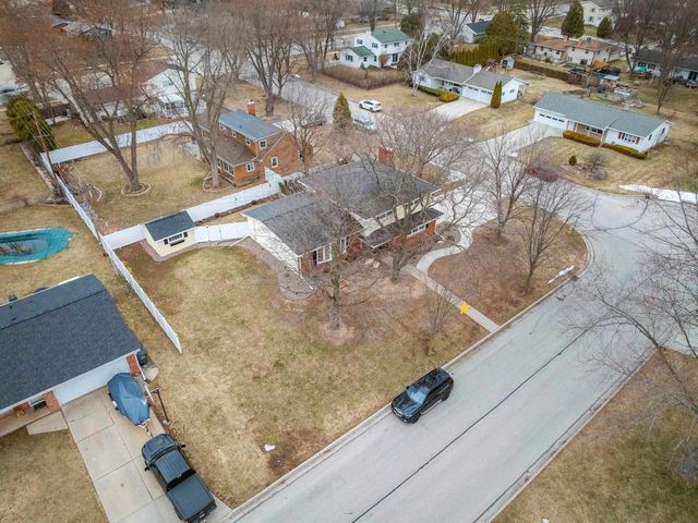3520 BRIAR TERRACE, Green Bay, WI 54301