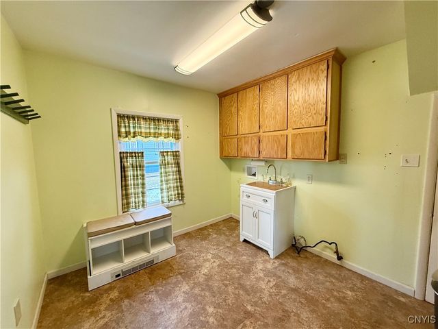 1001 Cold Springs Road, Salina, NY 13088