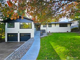 3541 Fairway Lane, Longview, WA 98632