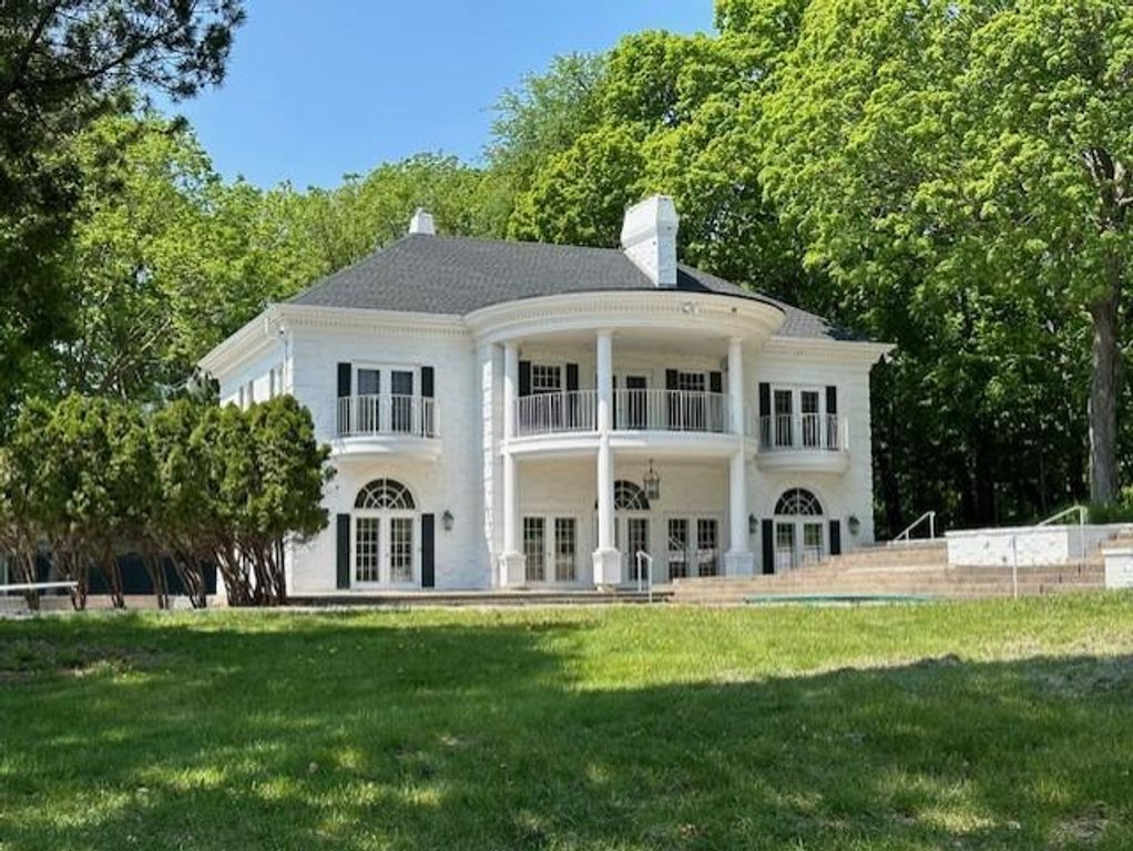 1055 Tanager Hill, Orono, MN 55391