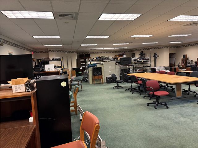 1046 Ekastown Rd, Clinton Twp, PA 16056