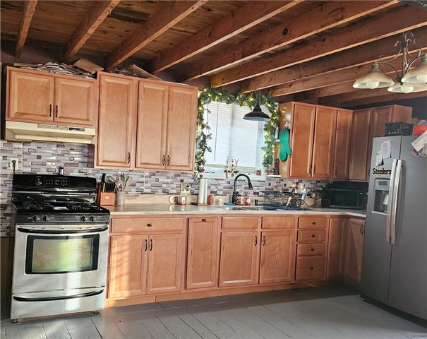 5001 Salt Works Road, Shelby, NY 14103