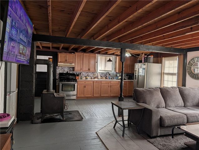 5001 Salt Works Road, Shelby, NY 14103