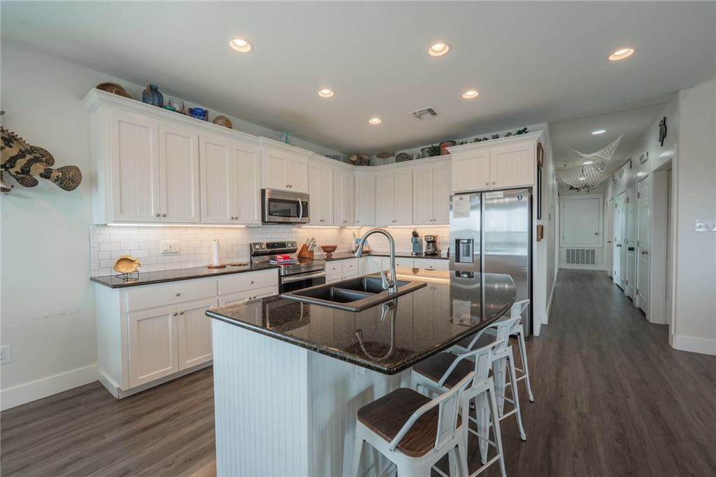 109 Copano Cove, Rockport, TX 78382 — photo 4