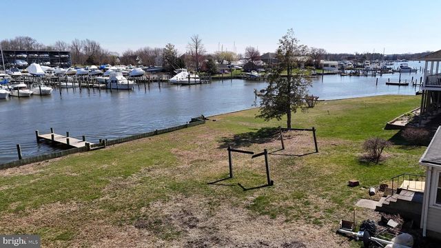 109 HUGHES SHORE RD, Baltimore, MD 21220