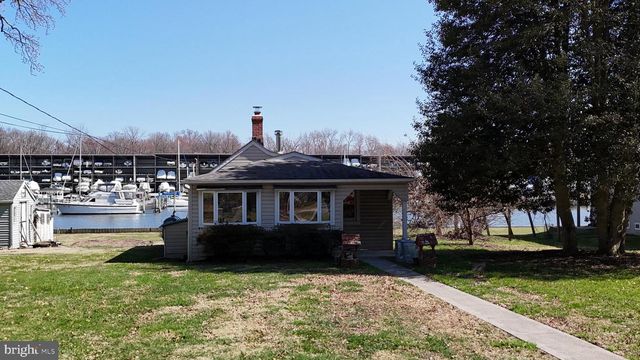 109 HUGHES SHORE RD, Baltimore, MD 21220