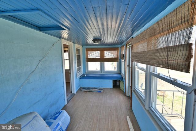 109 HUGHES SHORE RD, Baltimore, MD 21220