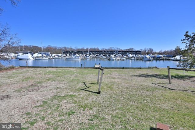 109 HUGHES SHORE RD, Baltimore, MD 21220