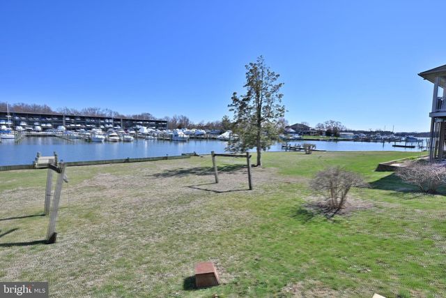 109 HUGHES SHORE RD, Baltimore, MD 21220
