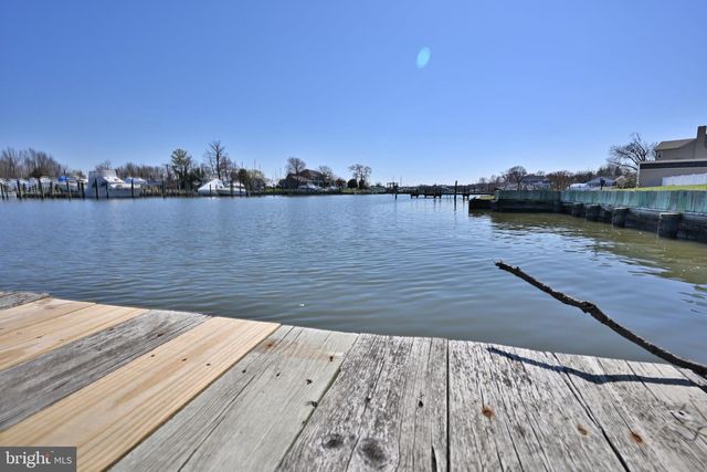 109 HUGHES SHORE RD, Baltimore, MD 21220