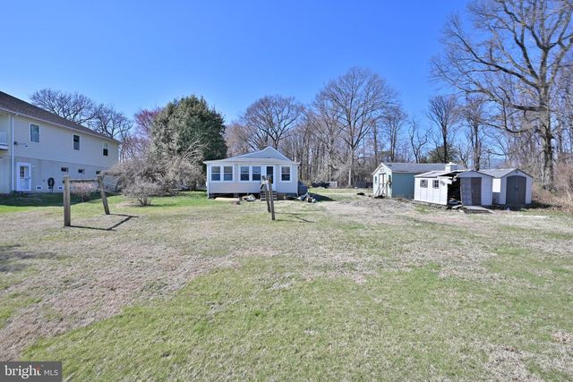 109 HUGHES SHORE RD, Baltimore, MD 21220