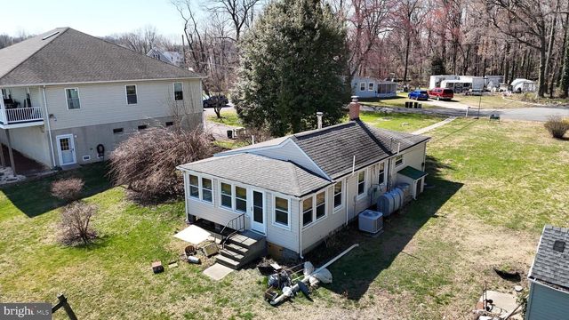 109 HUGHES SHORE RD, Baltimore, MD 21220