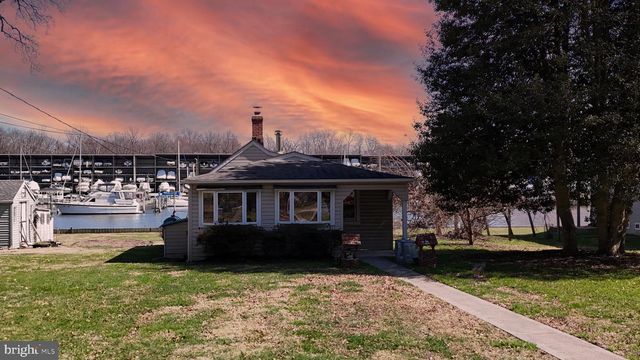 109 HUGHES SHORE RD, Baltimore, MD 21220