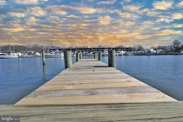 109 HUGHES SHORE RD, Baltimore, MD 21220