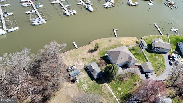 109 HUGHES SHORE RD, Baltimore, MD 21220