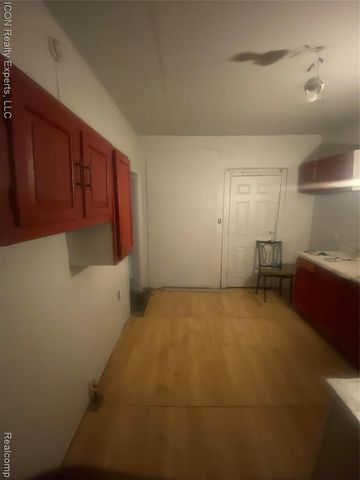 2545 Fullerton Street, Detroit, MI 48238