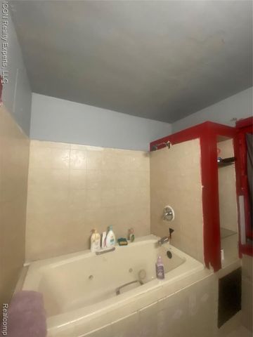 2545 Fullerton Street, Detroit, MI 48238