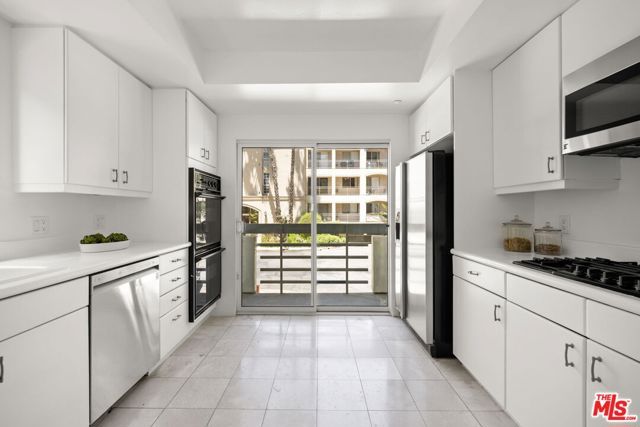 11606 Chenault Street 101, Los Angeles, CA 90049