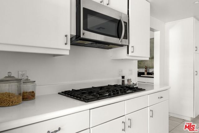 11606 Chenault Street 101, Los Angeles, CA 90049