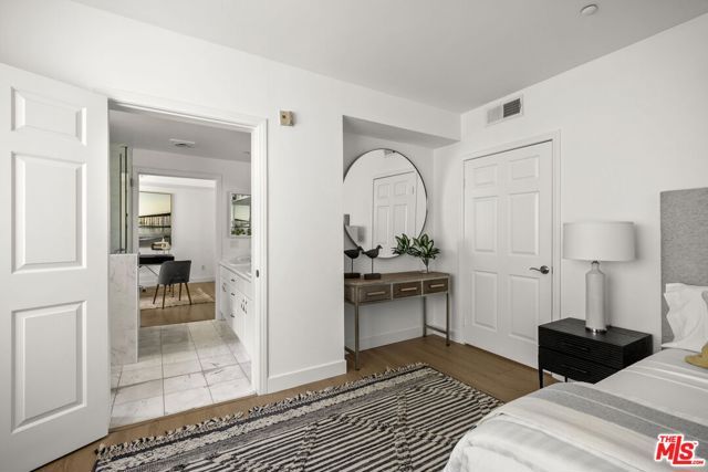 11606 Chenault Street 101, Los Angeles, CA 90049