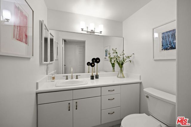 11606 Chenault Street 101, Los Angeles, CA 90049