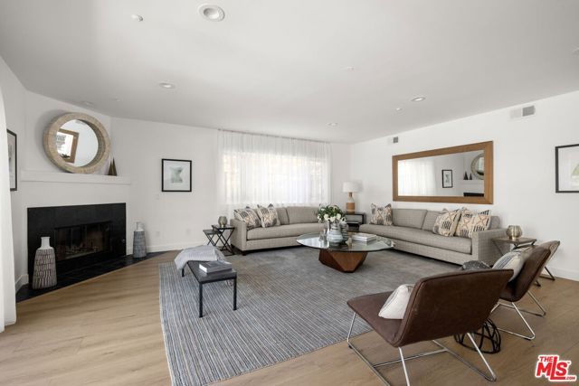11606 Chenault Street 101, Los Angeles, CA 90049