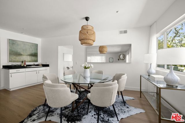 11606 Chenault Street 101, Los Angeles, CA 90049