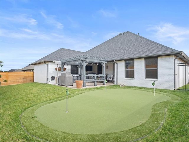 9113 NW 88th Street, Yukon, OK 73099