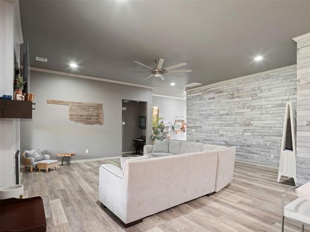 9113 NW 88th Street, Yukon, OK 73099