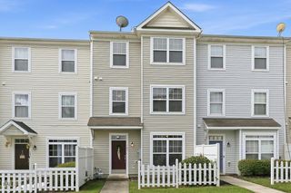8620 Neuse Club Lane 107, Raleigh, NC 27616