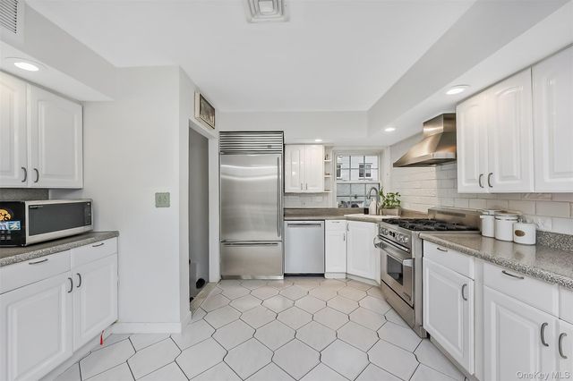 2-11 147th Street, Whitestone, NY 11357