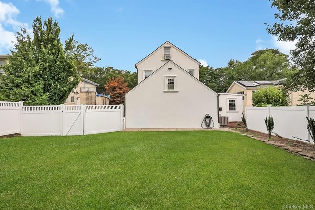 2-11 147th Street, Whitestone, NY 11357