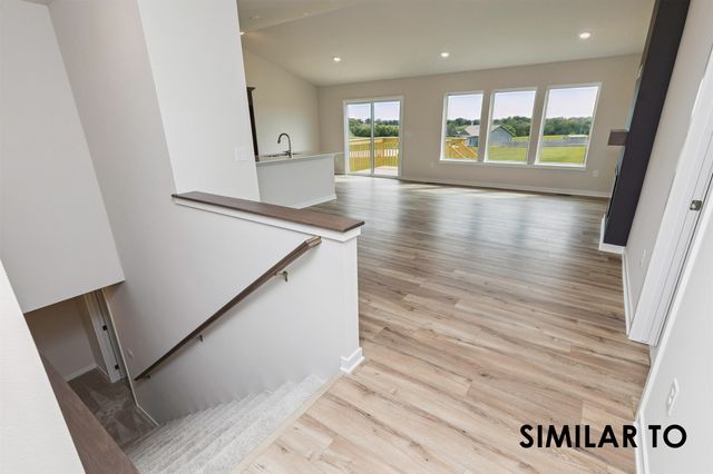 1120 Featherstone Avenue NE, Bondurant, IA 50035