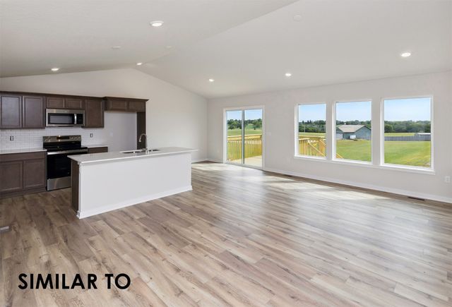 1120 Featherstone Avenue NE, Bondurant, IA 50035