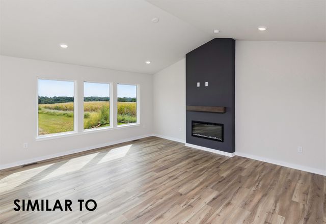 1120 Featherstone Avenue NE, Bondurant, IA 50035