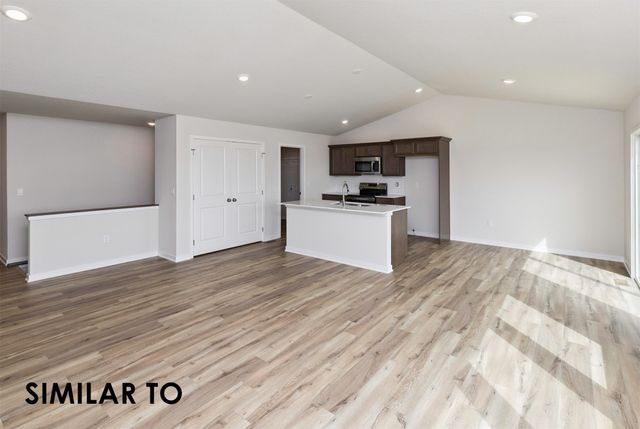 1120 Featherstone Avenue NE, Bondurant, IA 50035