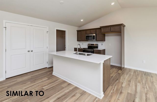 1120 Featherstone Avenue NE, Bondurant, IA 50035