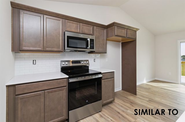 1120 Featherstone Avenue NE, Bondurant, IA 50035