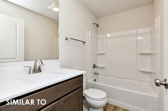 1120 Featherstone Avenue NE, Bondurant, IA 50035