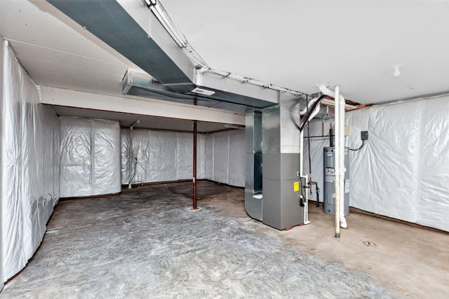 1120 Featherstone Avenue NE, Bondurant, IA 50035