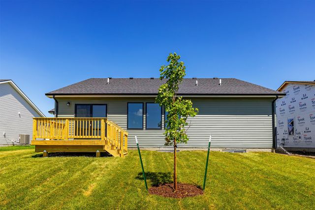 1120 Featherstone Avenue NE, Bondurant, IA 50035