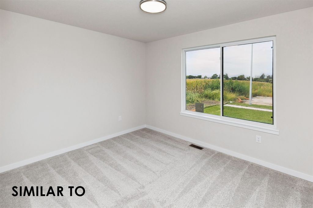 1120 Featherstone Avenue NE, Bondurant, IA 50035