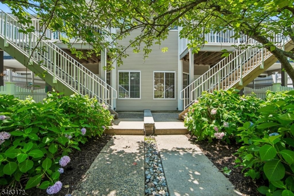 92 Ashley Court, Bedminster Twp., NJ 07921 — photo 2