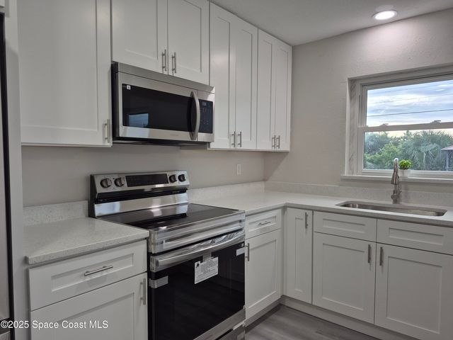 980 Bacon Circle NE, Palm Bay, FL 32905