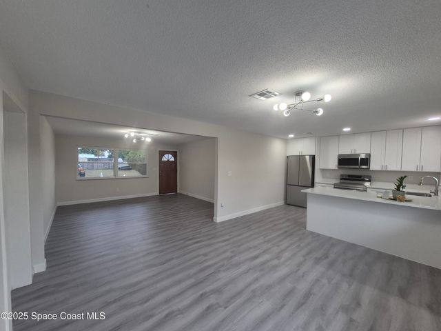 980 Bacon Circle NE, Palm Bay, FL 32905