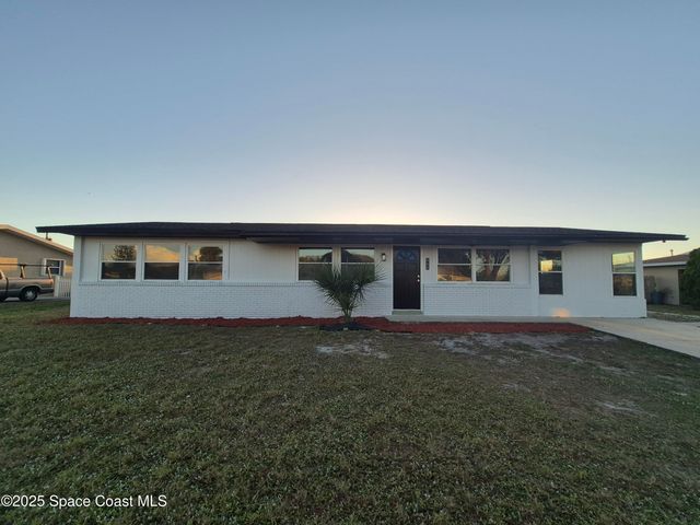 980 Bacon Circle NE, Palm Bay, FL 32905