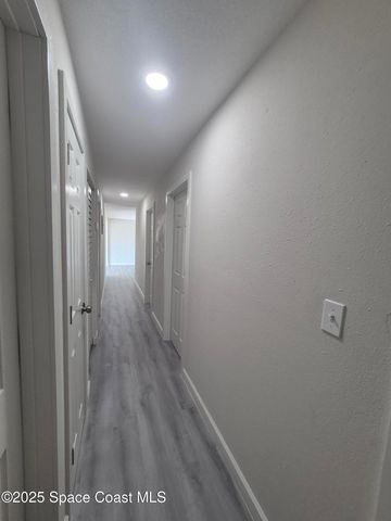 980 Bacon Circle NE, Palm Bay, FL 32905