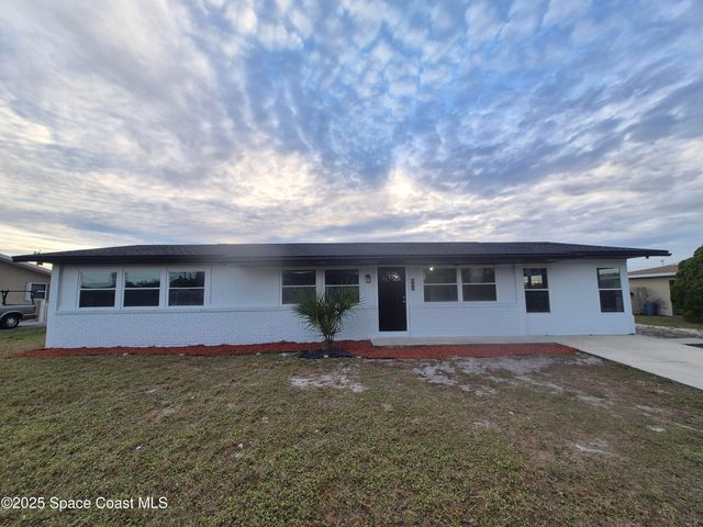 980 Bacon Circle NE, Palm Bay, FL 32905